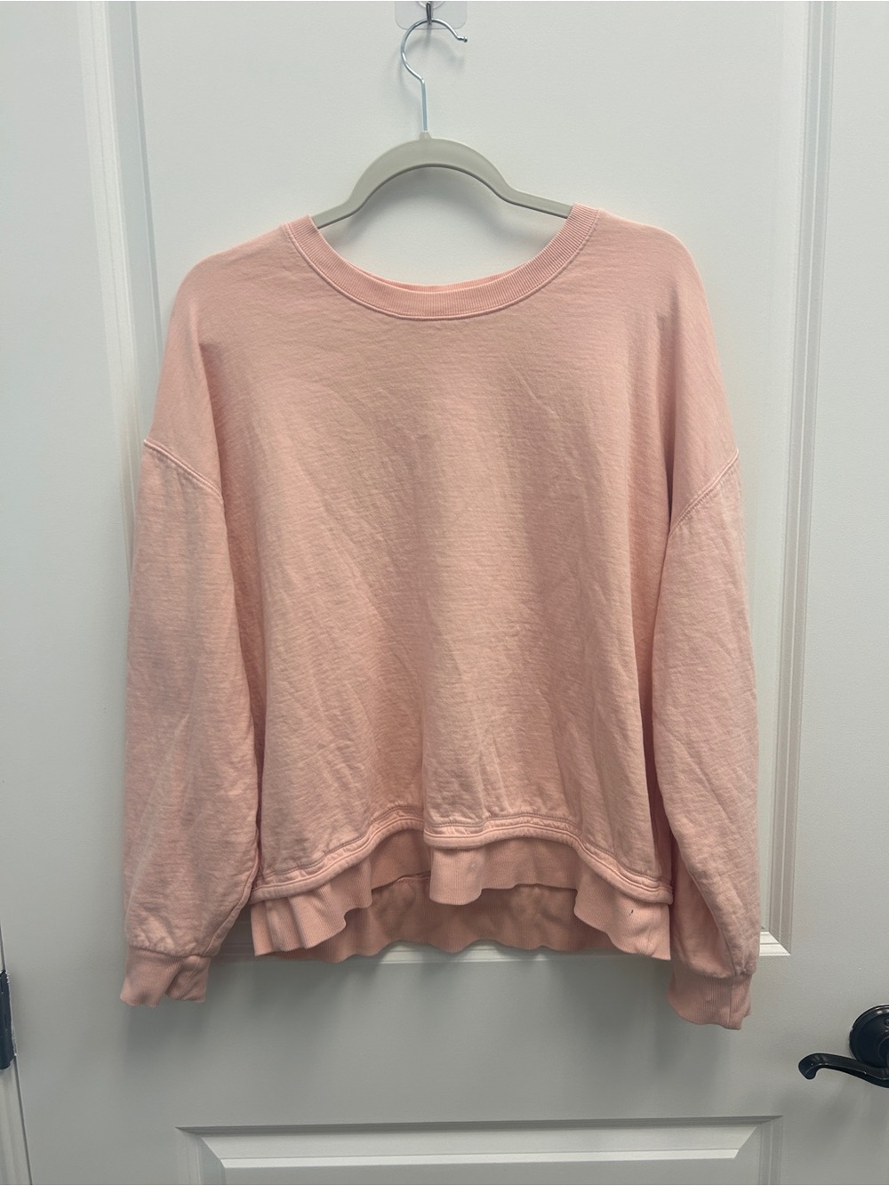 Women’s Athleta Long Sleeve Crew Neck Sweatshirt Pink